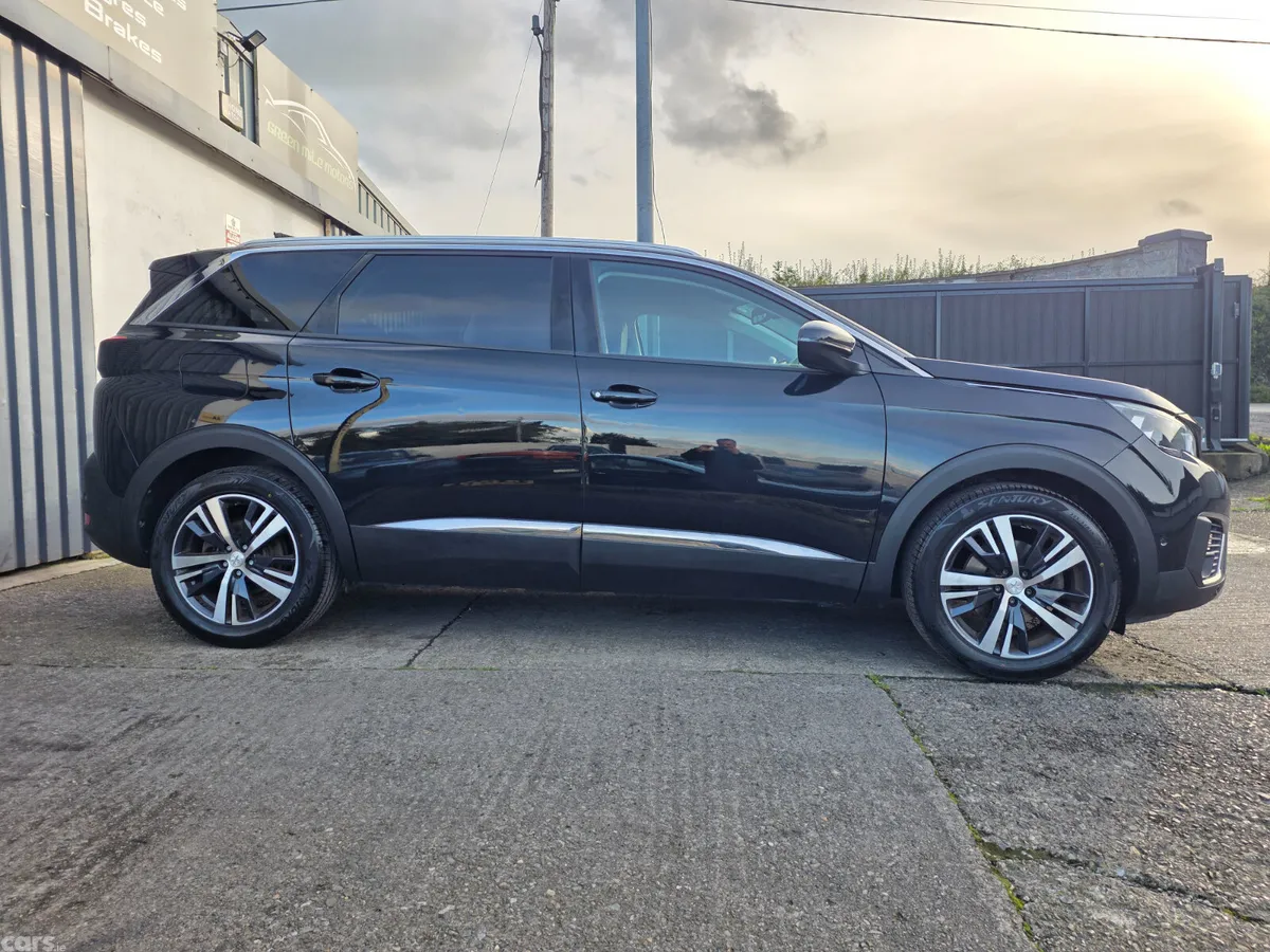 Peugeot 5008 MPV, Petrol, 2019, Black