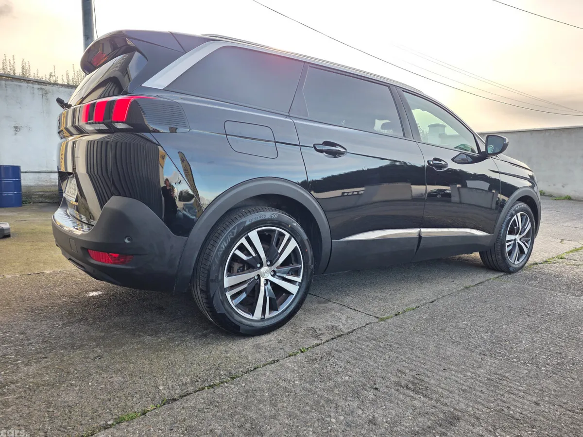 Peugeot 5008 MPV, Petrol, 2019, Black