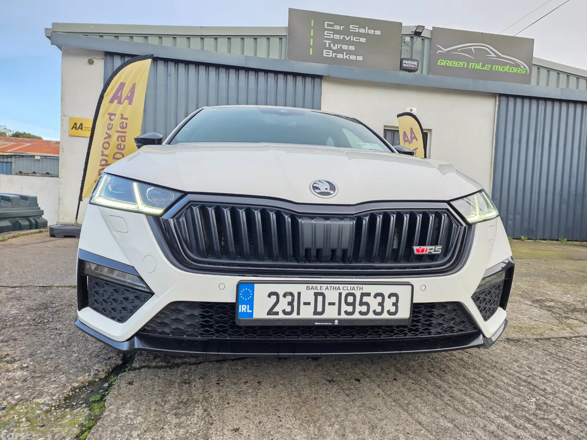 Skoda Octavia Saloon, Diesel, 2023, White