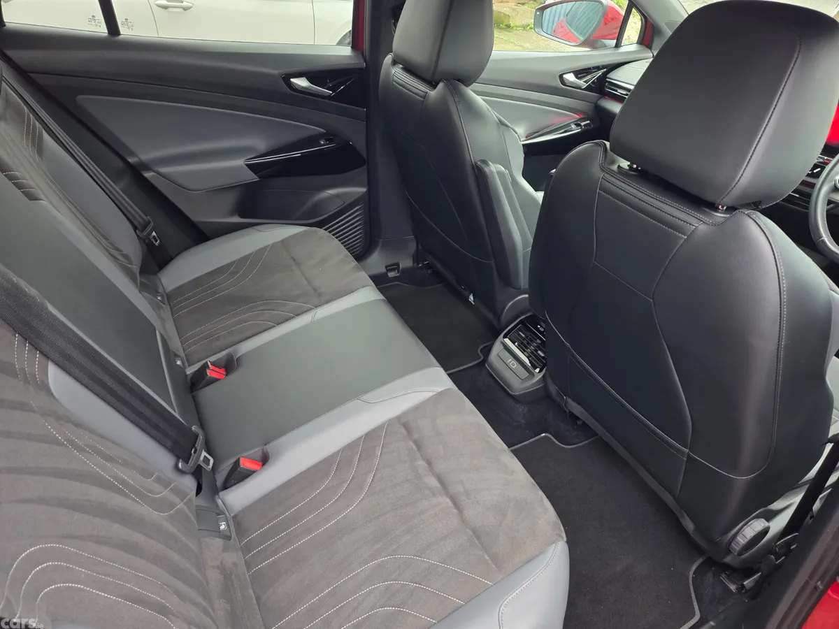 Volkswagen ID.4 Estate, Electric, 2023, Red