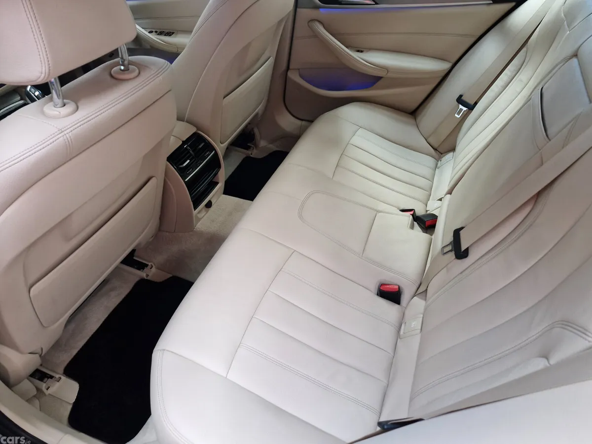 BMW 5-Series Saloon, Petrol Plug-in Hybrid, 2018, Blue