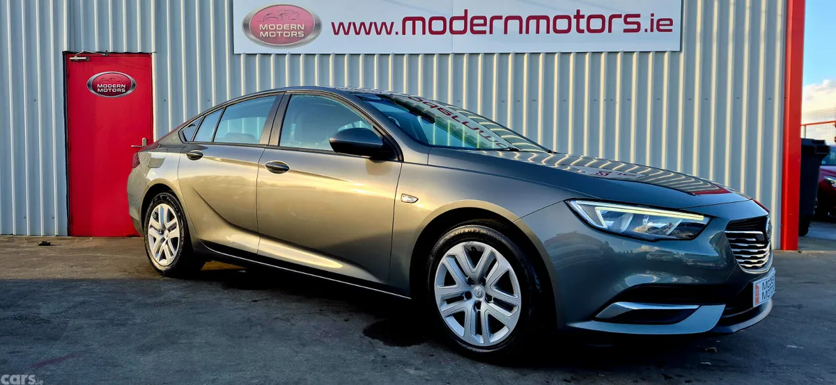 Vauxhall Insignia Hatchback, Diesel, 2018, Grey