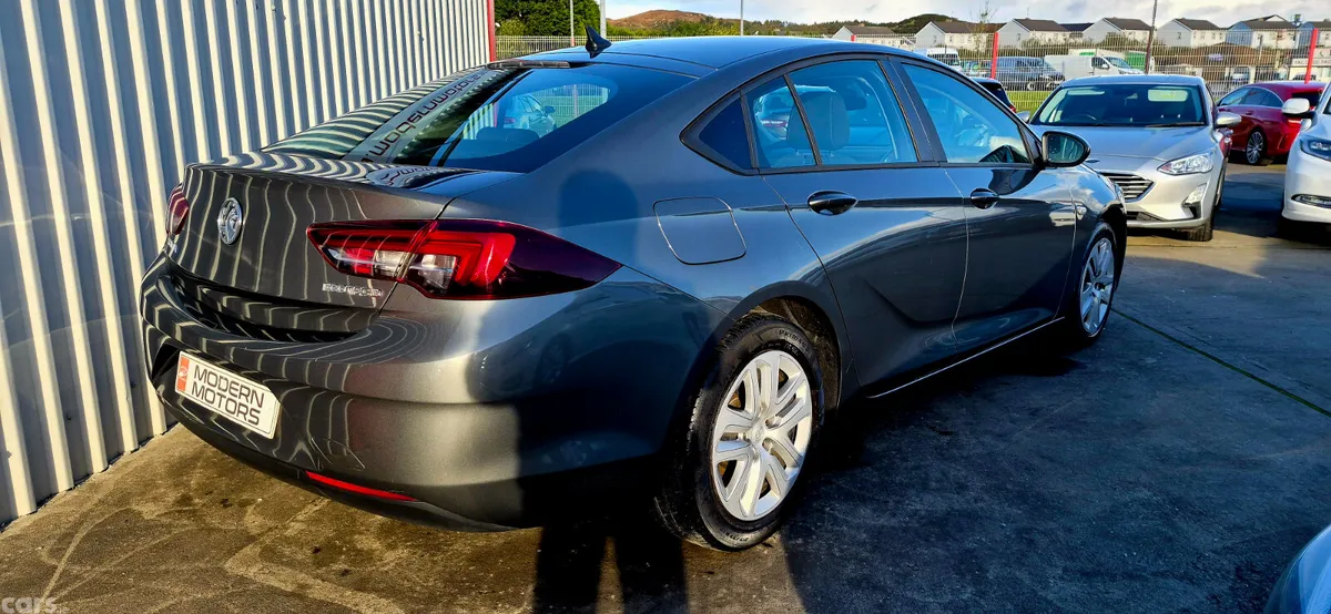 Vauxhall Insignia Hatchback, Diesel, 2018, Grey