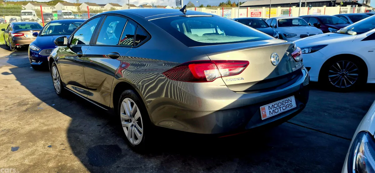 Vauxhall Insignia Hatchback, Diesel, 2018, Grey