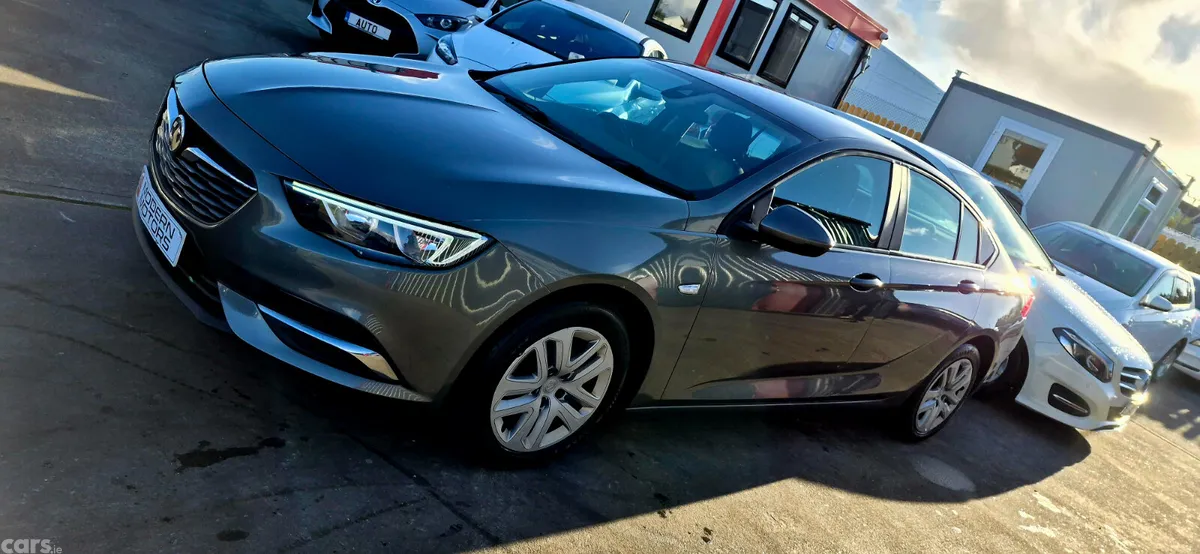 Vauxhall Insignia Hatchback, Diesel, 2018, Grey