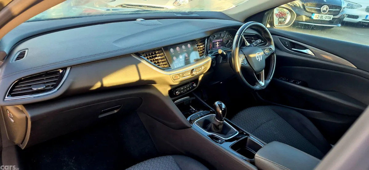 Vauxhall Insignia Hatchback, Diesel, 2018, Grey