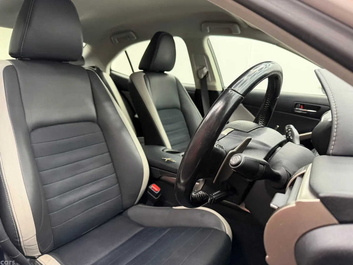 Lexus IS Saloon, Petrol Hybrid, 2016, White