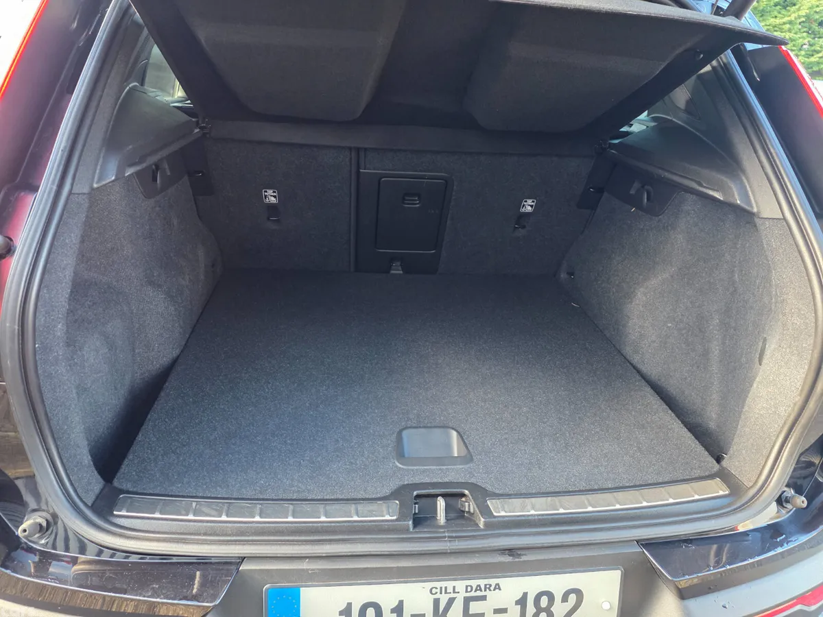 Volvo XC40 SUV, Diesel, 2019, Black