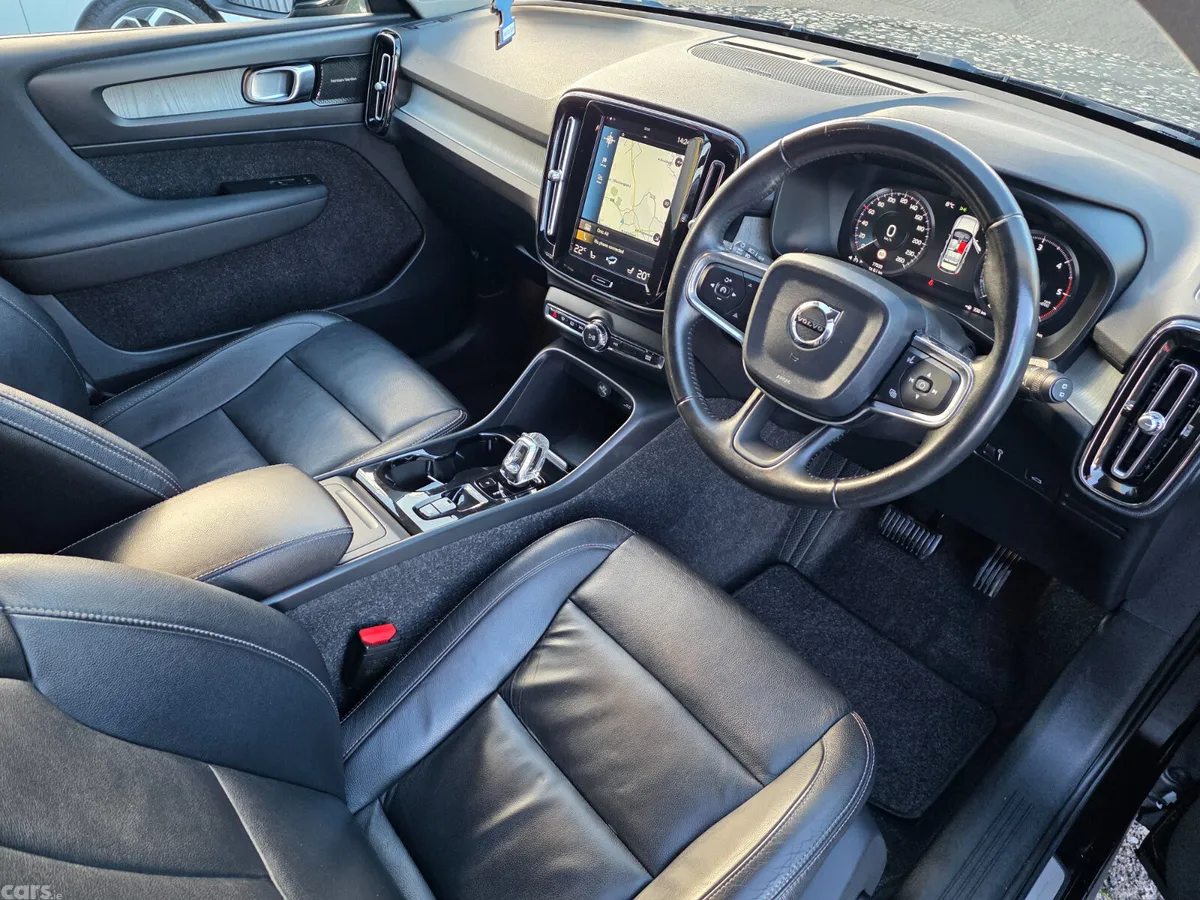 Volvo XC40 SUV, Diesel, 2019, Black