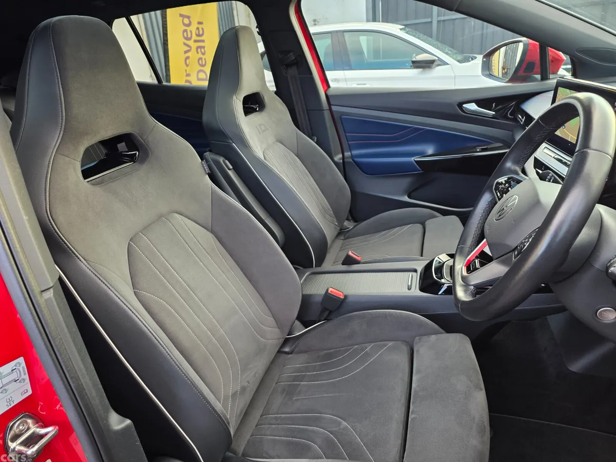 Volkswagen ID.4 Estate, Electric, 2023, Red