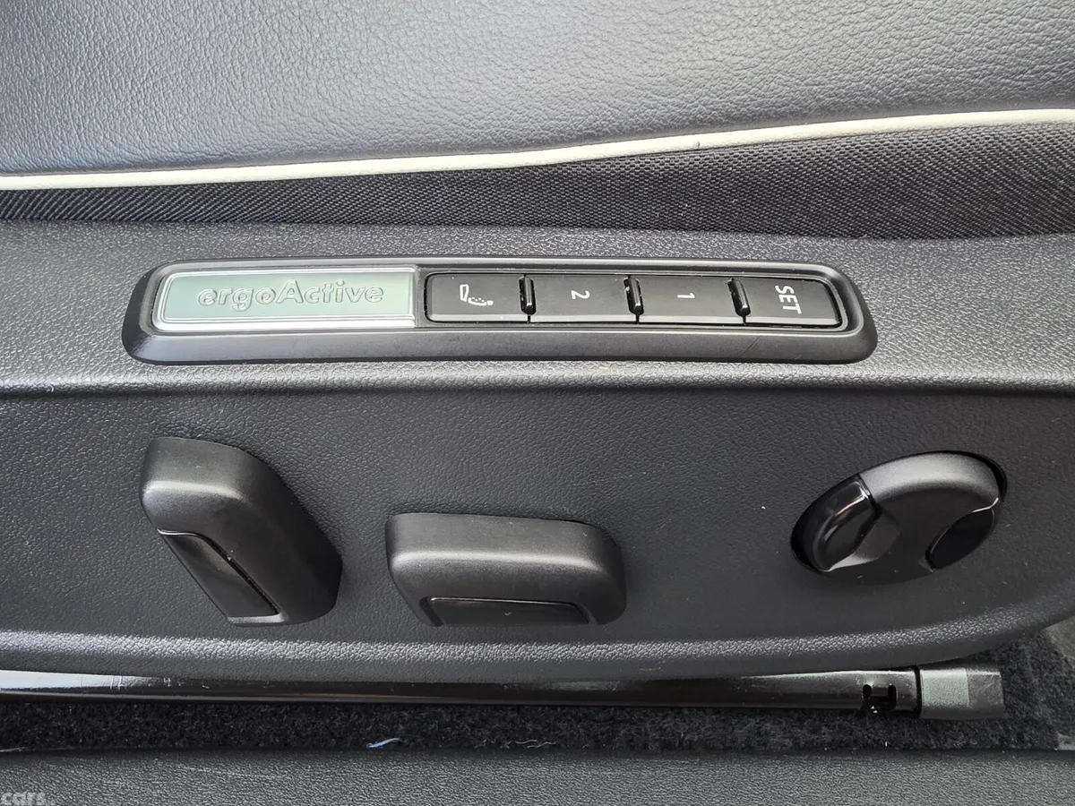 Volkswagen ID.4 Estate, Electric, 2023, Red