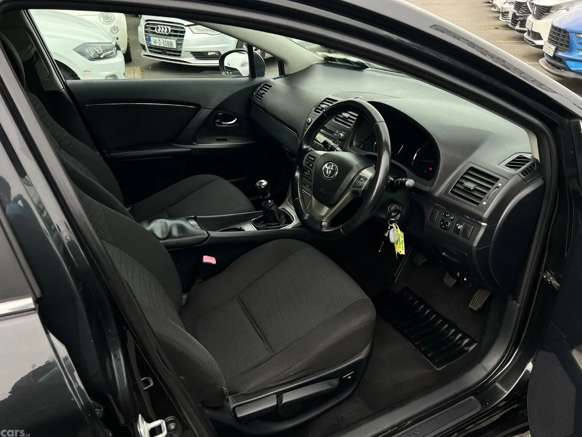 Toyota Avensis Saloon, Petrol, 2009, Black