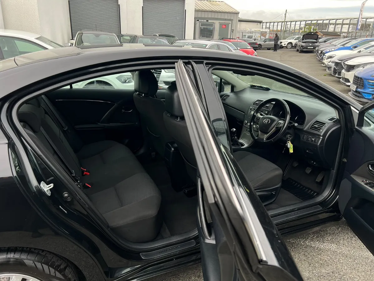 Toyota Avensis Saloon, Petrol, 2009, Black