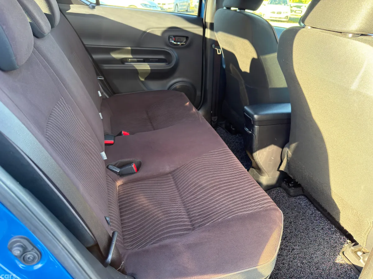 Toyota Aqua Hatchback, Petrol Hybrid, 2015, Blue