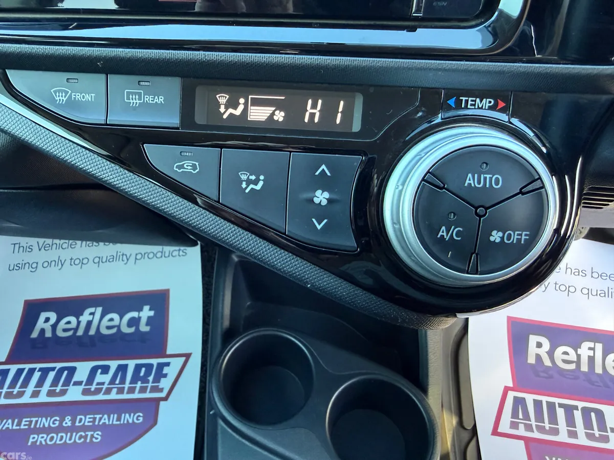 Toyota Aqua Hatchback, Petrol Hybrid, 2015, Blue
