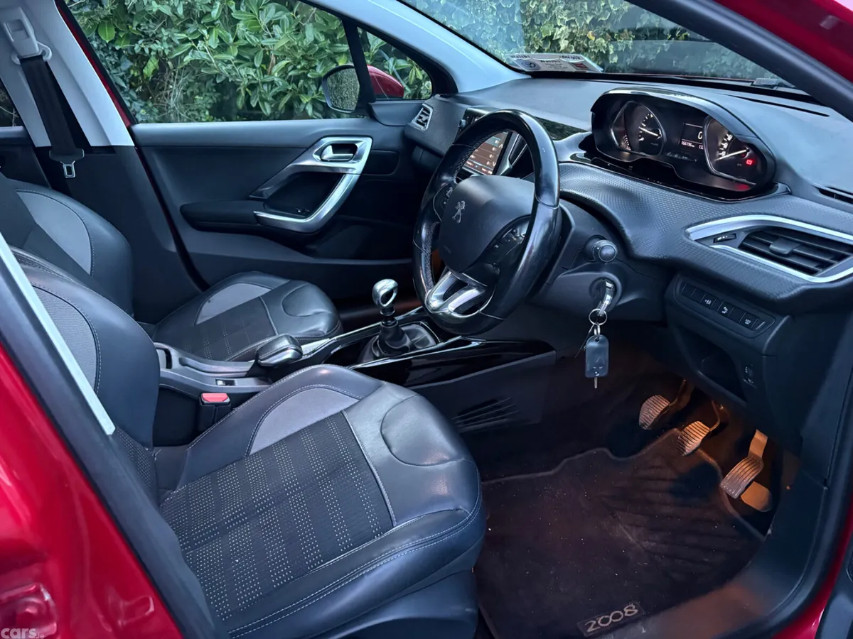 Peugeot 2008 Estate, Diesel, 2019, Red