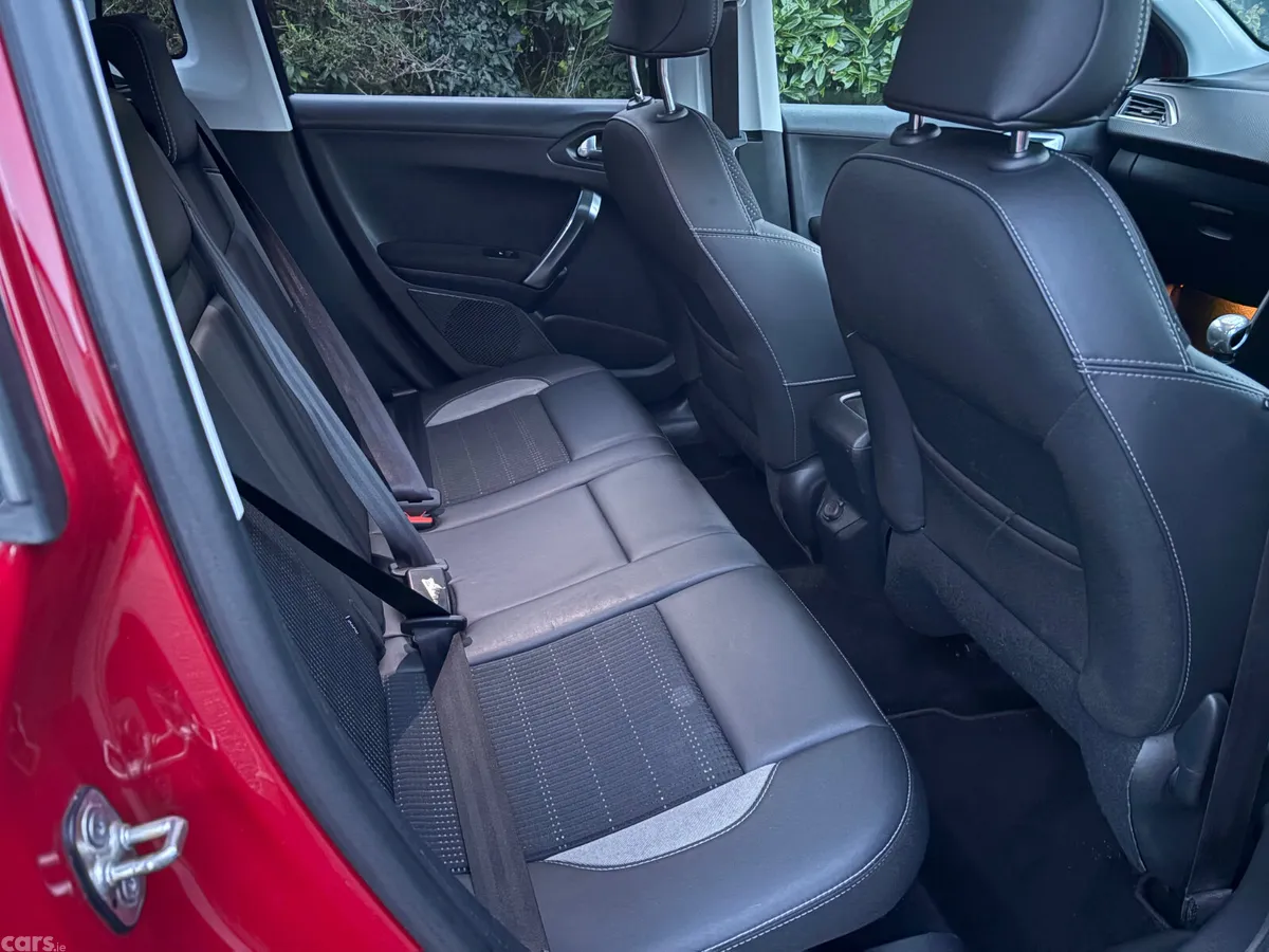 Peugeot 2008 Estate, Diesel, 2019, Red