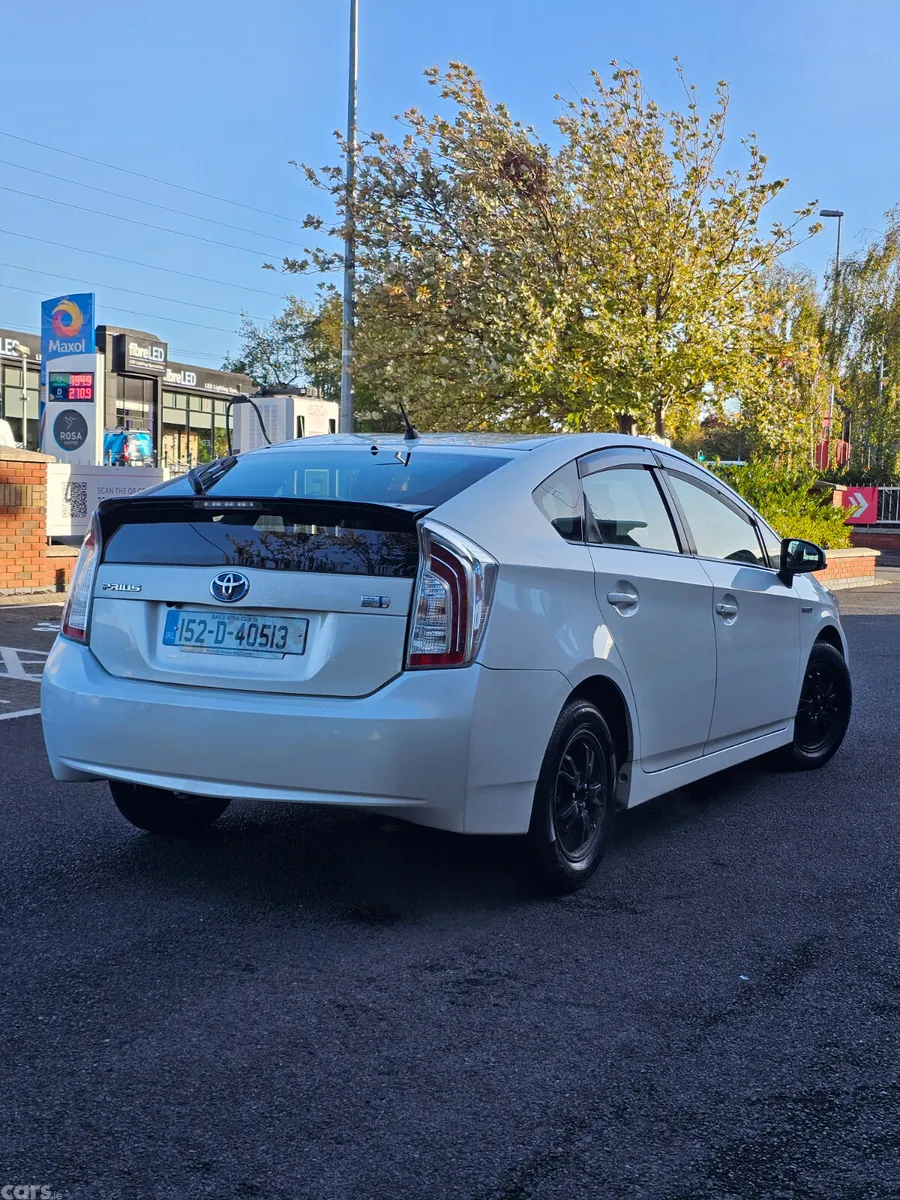 Toyota Prius Hatchback, Petrol Hybrid, 2015, White