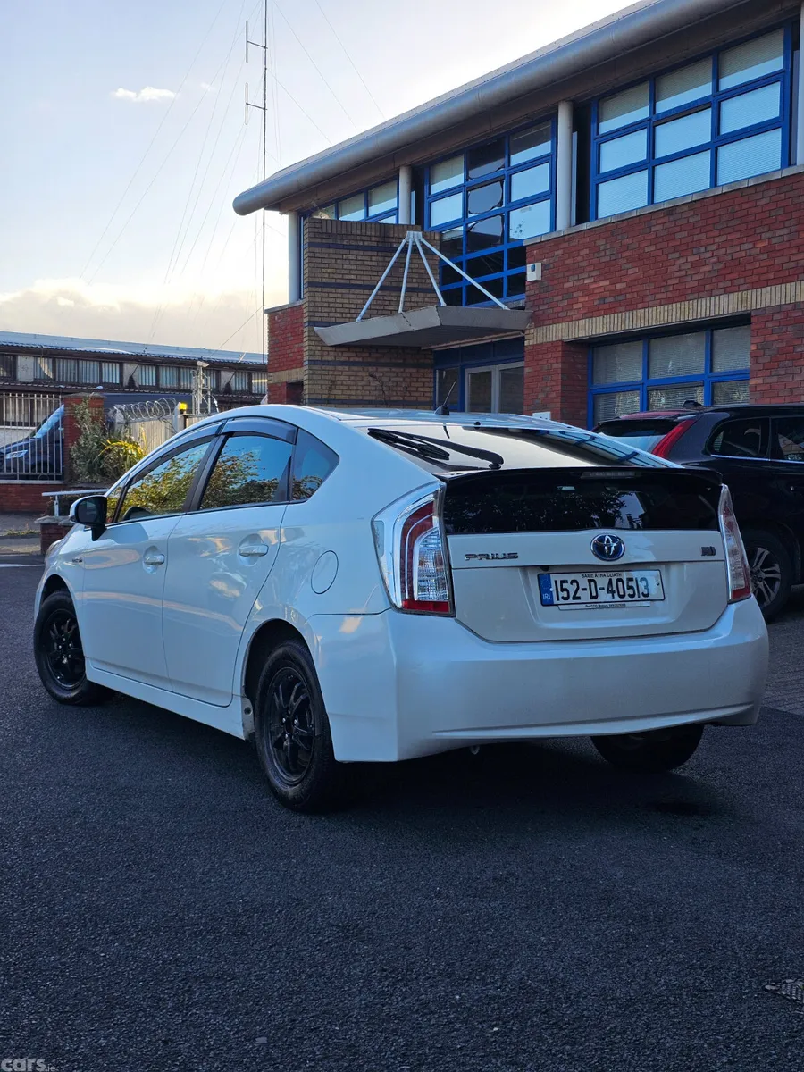 Toyota Prius Hatchback, Petrol Hybrid, 2015, White