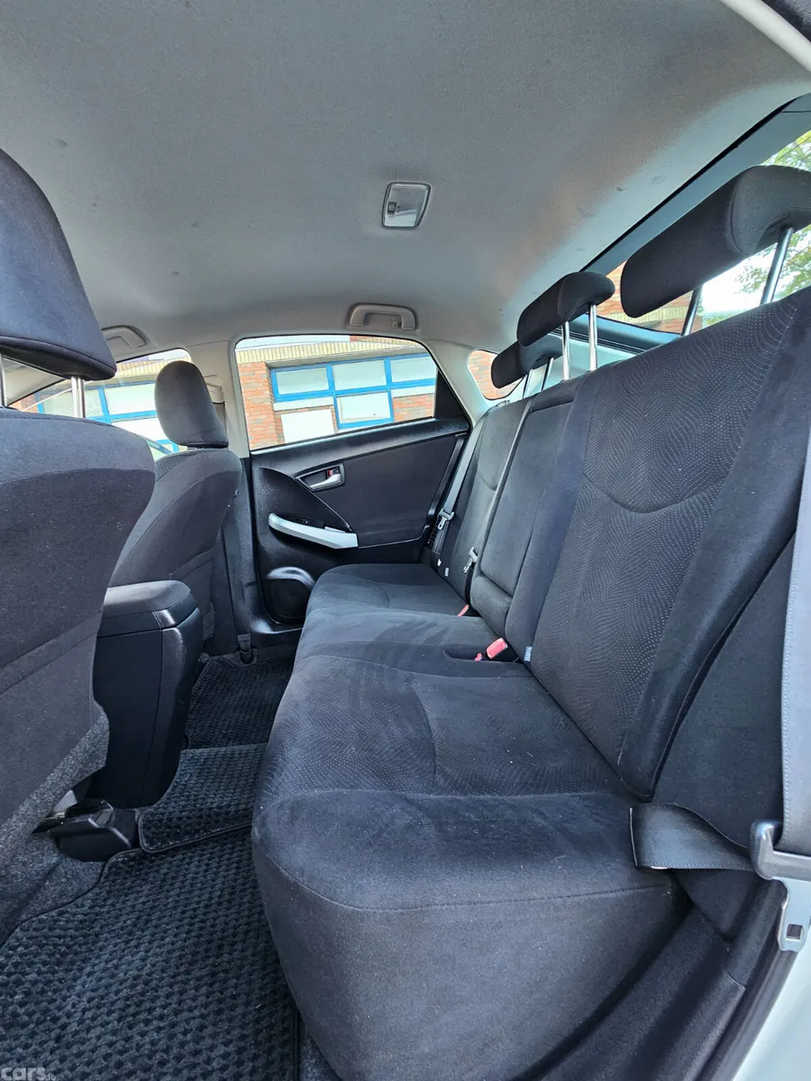 Toyota Prius Hatchback, Petrol Hybrid, 2015, White