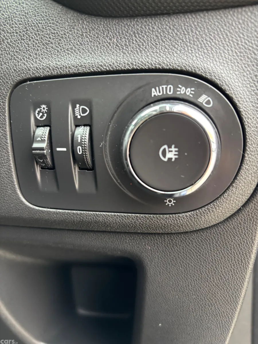 Opel Crossland X SUV, Petrol, 2021, Blue