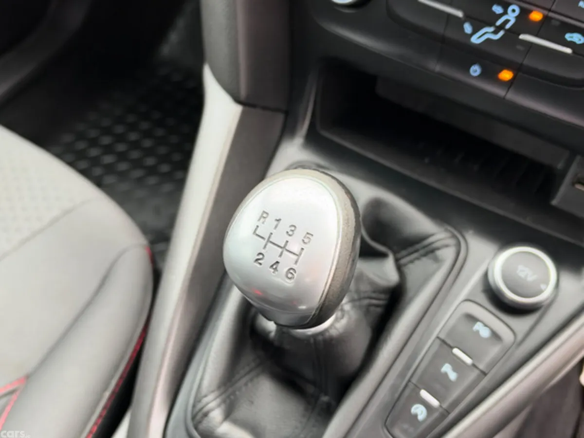 Ford Focus Hatchback, Diesel, 2017, Blue