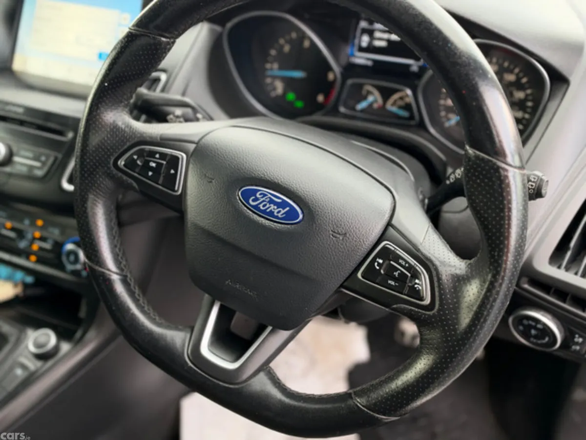 Ford Focus Hatchback, Diesel, 2017, Silver