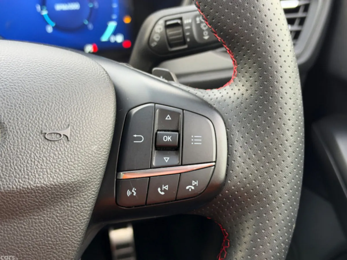 Ford Focus Hatchback, Diesel, 2022, Grey