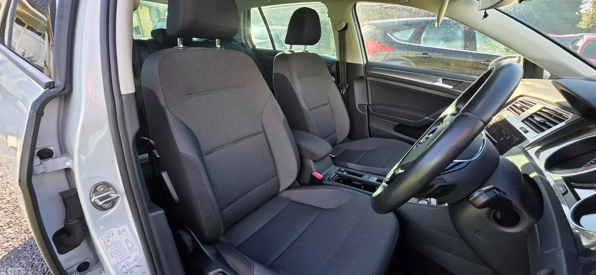 Volkswagen Golf Hatchback, Petrol, 2017, Grey