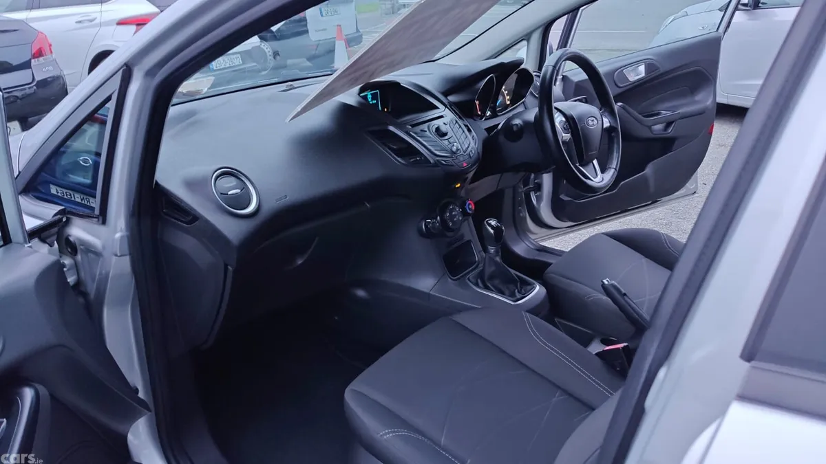 Ford Fiesta Hatchback, Diesel, 2015, Silver