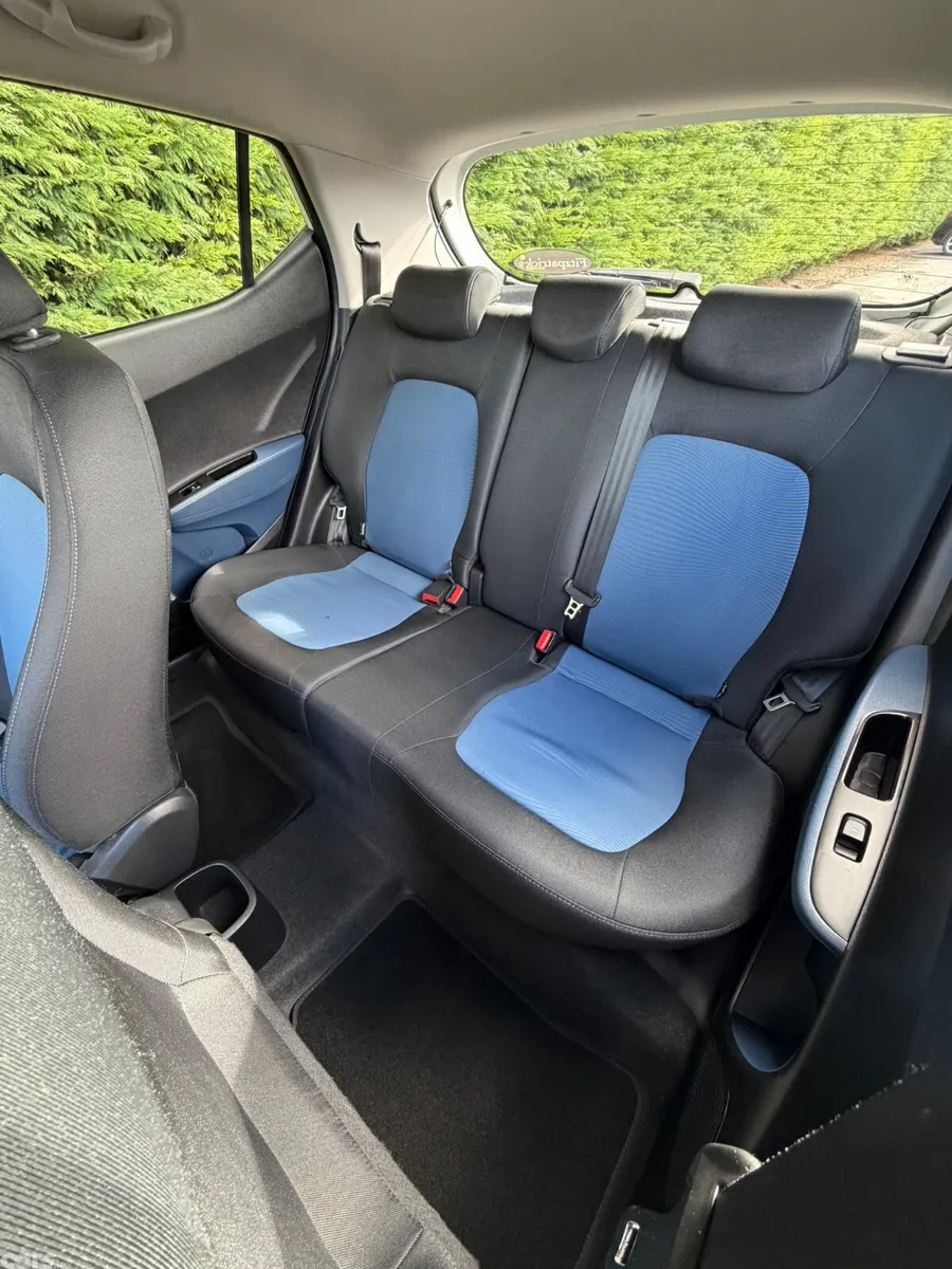 Hyundai i10 Hatchback, Petrol, 2017, White