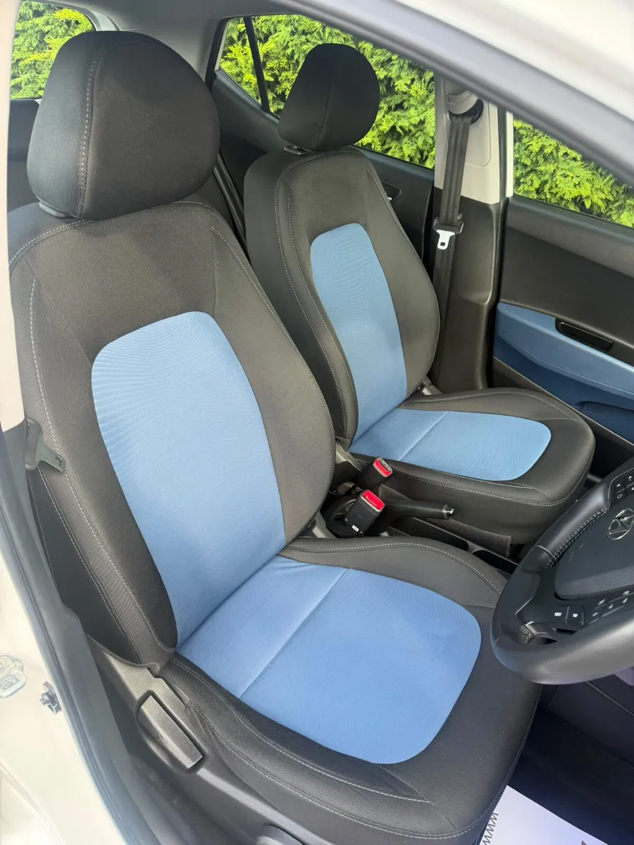 Hyundai i10 Hatchback, Petrol, 2017, White