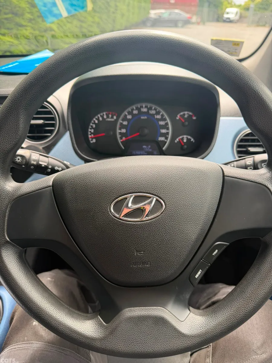 Hyundai i10 Hatchback, Petrol, 2019, White