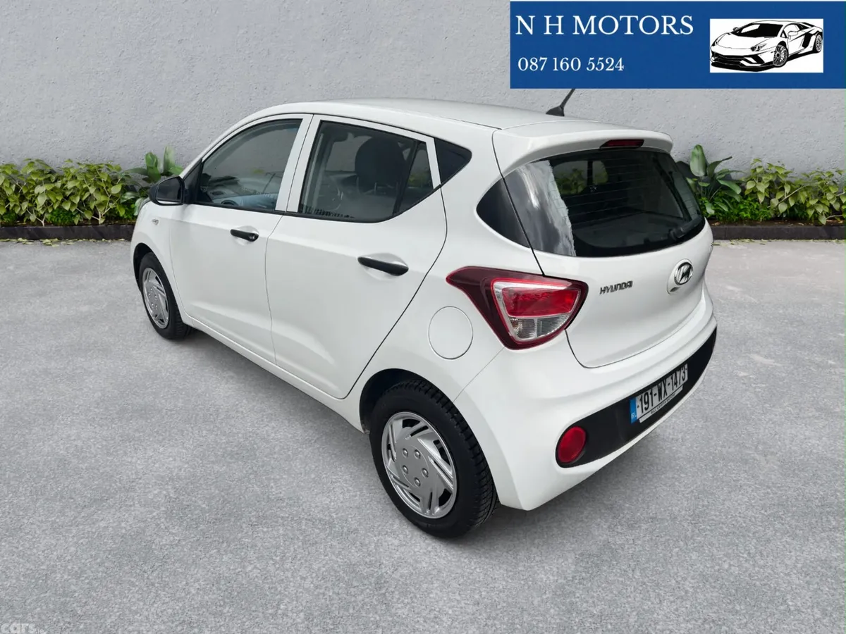 Hyundai i10 Hatchback, Petrol, 2019, White