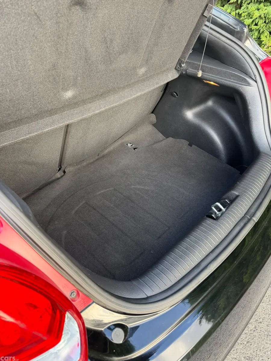 Hyundai Veloster Hatchback, Petrol, 2014, Black