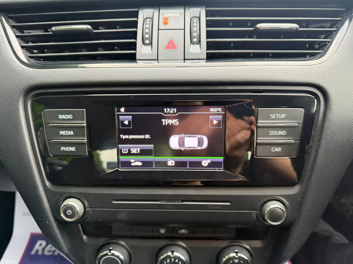 Skoda Octavia Saloon, Petrol, 2016, Beige