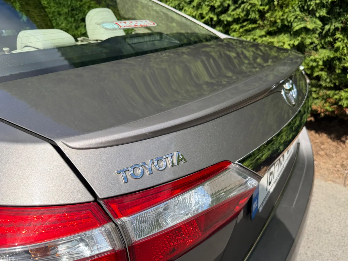 Toyota Corolla Saloon, Diesel, 2016, Grey