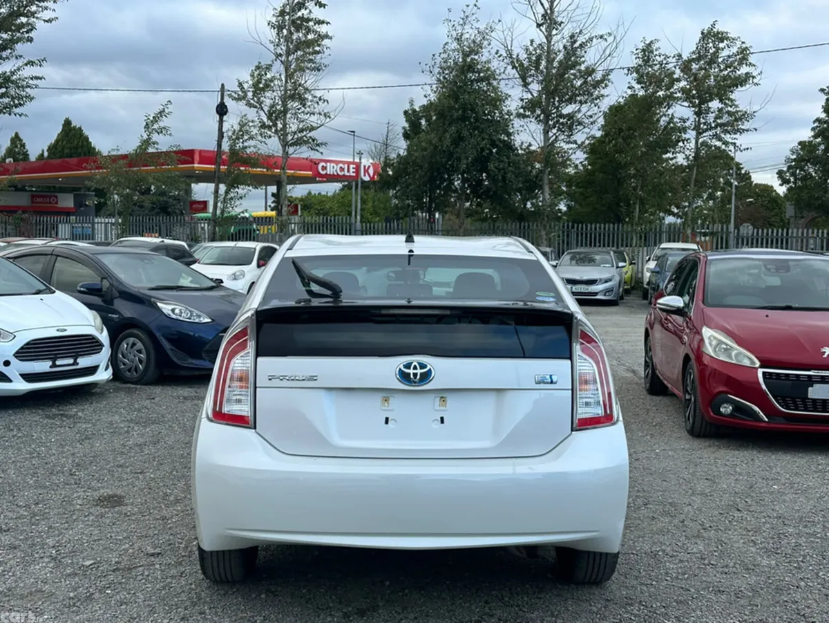 Toyota Prius Hatchback, Petrol Hybrid, 2013, White