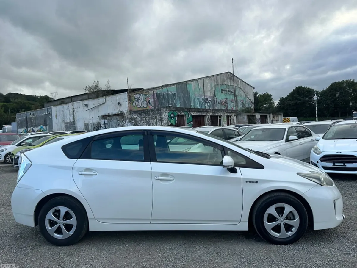 Toyota Prius Hatchback, Petrol Hybrid, 2013, White