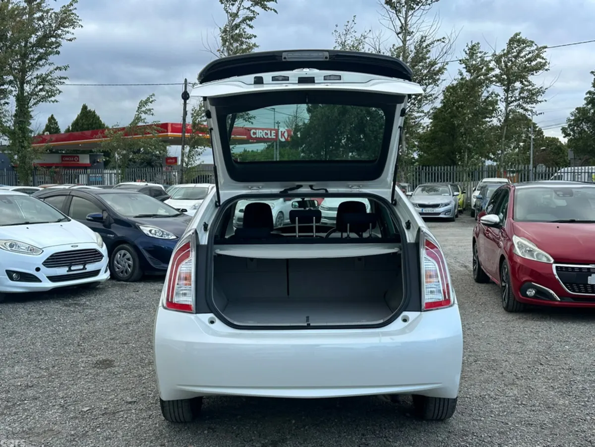 Toyota Prius Hatchback, Petrol Hybrid, 2013, White