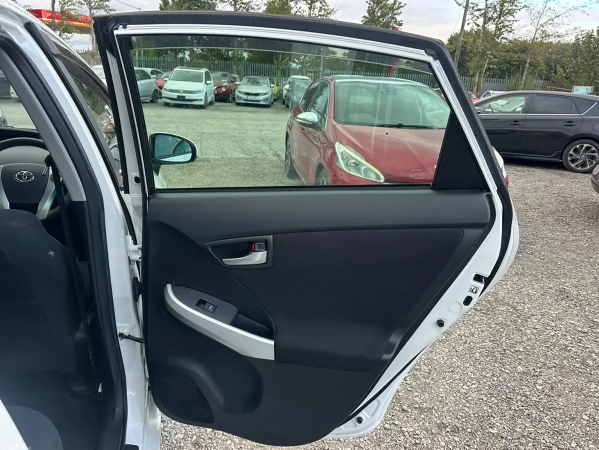 Toyota Prius Hatchback, Petrol Hybrid, 2013, White