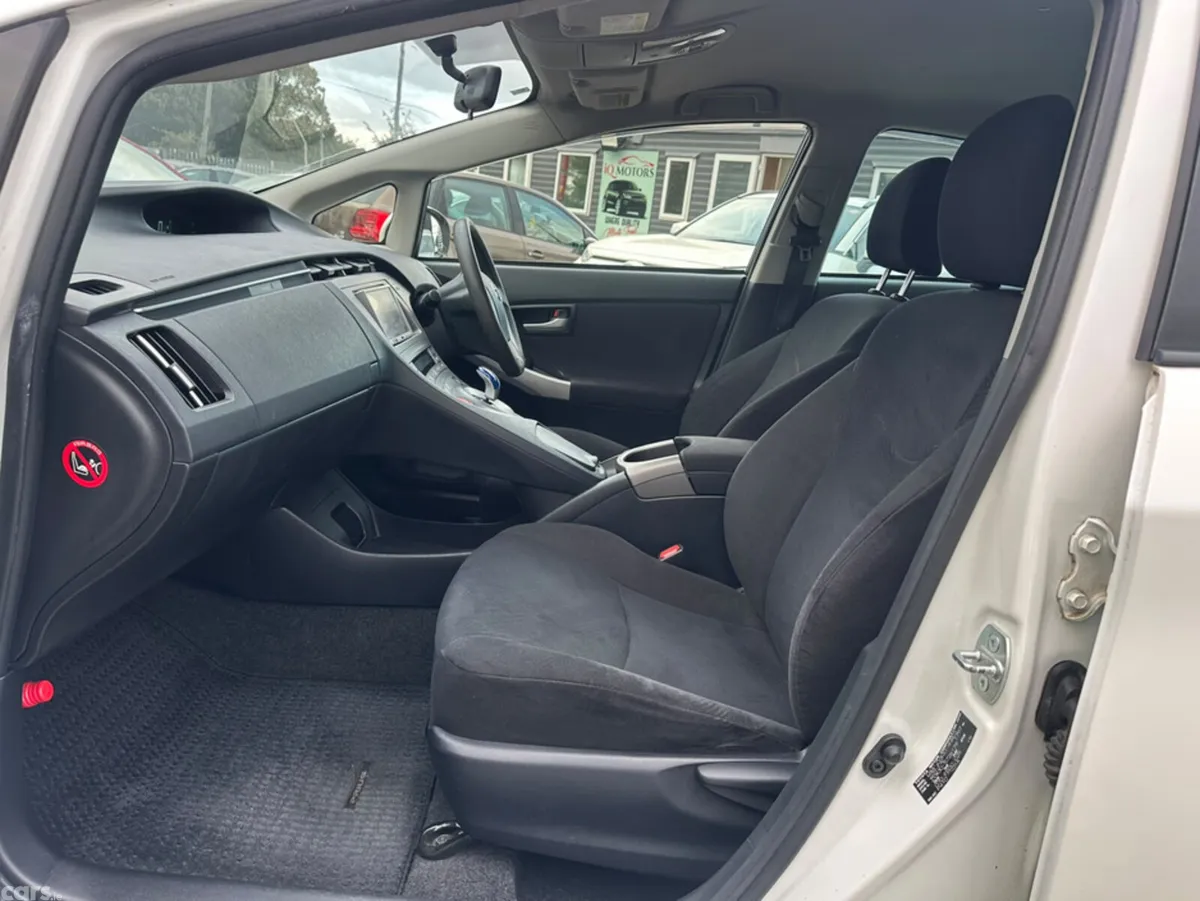 Toyota Prius Hatchback, Petrol Hybrid, 2013, White