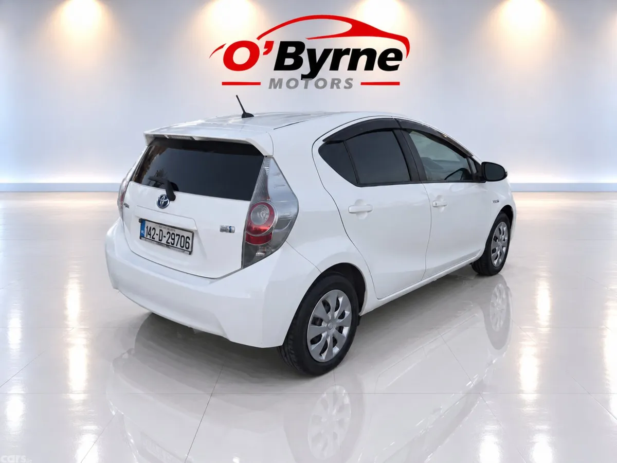 Toyota Aqua Hatchback, Petrol Hybrid, 2014, White