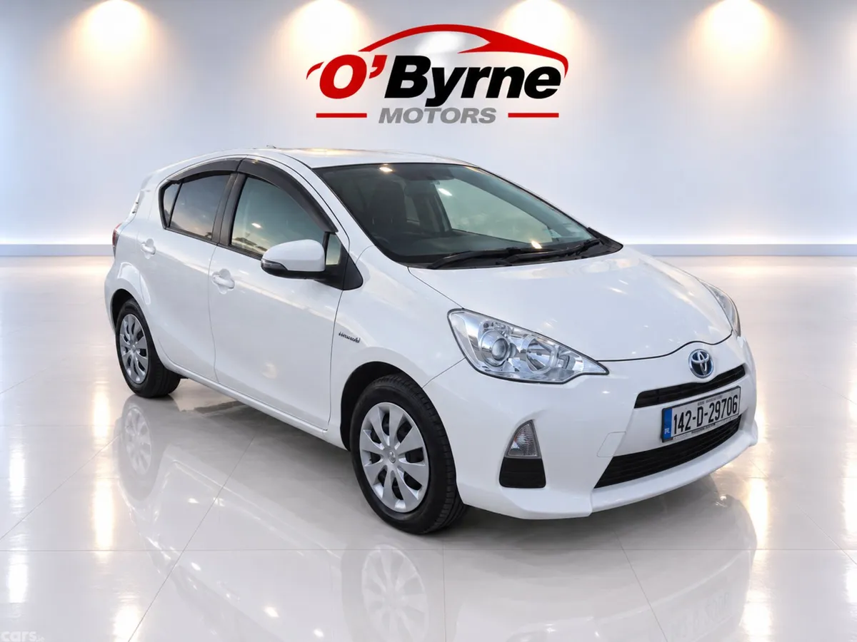 Toyota Aqua Hatchback, Petrol Hybrid, 2014, White