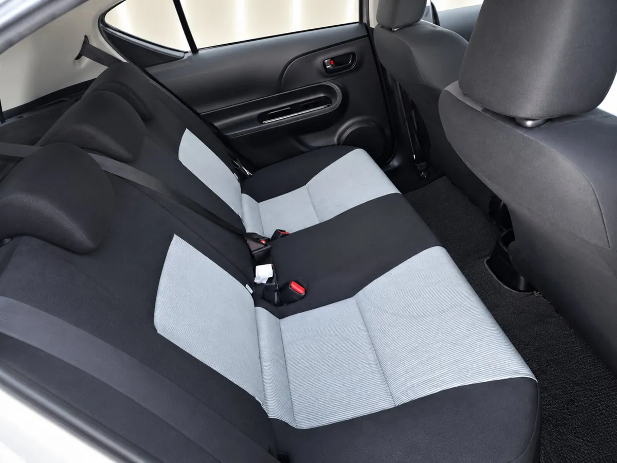 Toyota Aqua Hatchback, Petrol Hybrid, 2014, White