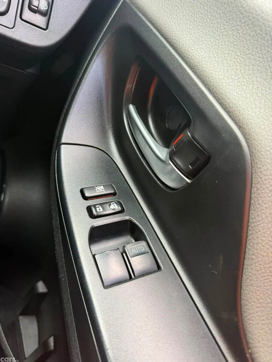 Toyota Yaris MPV, Petrol, 2019, Grey