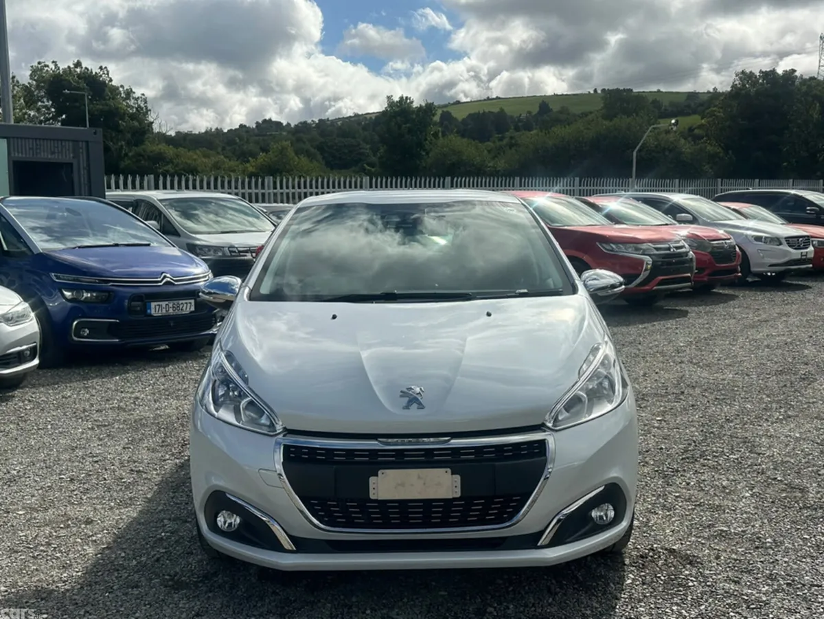 Peugeot 208 Hatchback, Petrol, 2017, White