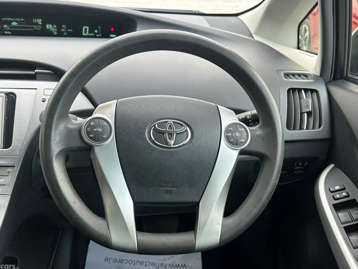 Toyota Prius Hatchback, Petrol Hybrid, 2013, White