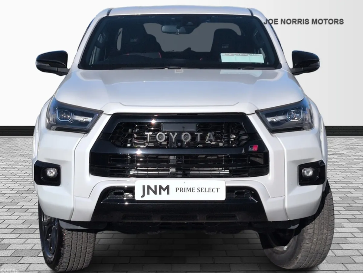 Toyota Hilux Pick Up, Diesel, 2024, White