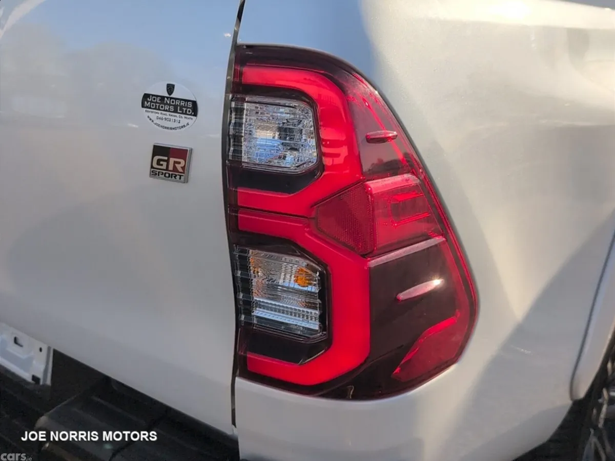 Toyota Hilux Pick Up, Diesel, 2024, White